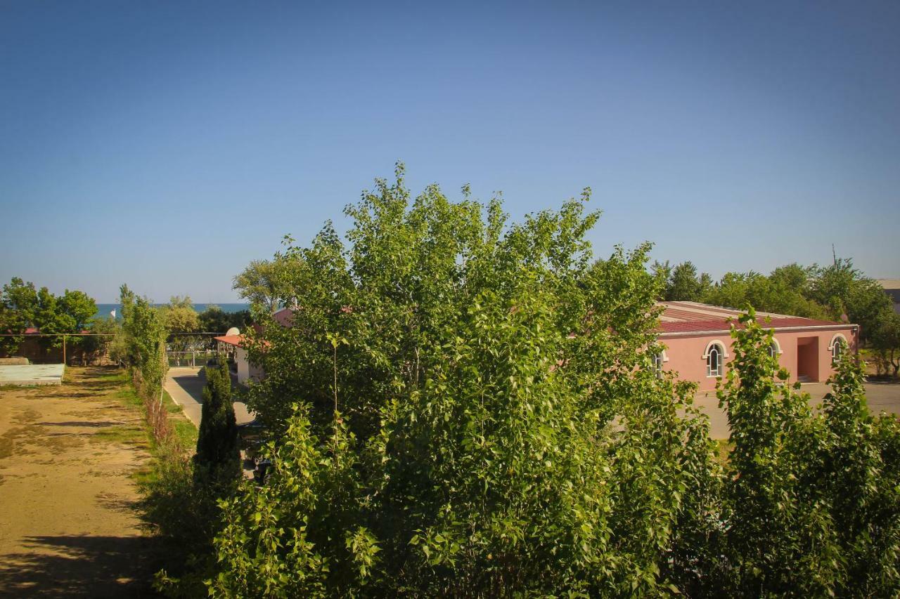Mavi Dalga Beach Hotel Lokbatan Exterior photo